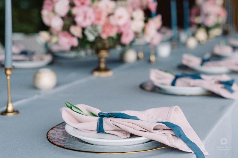 table bleue et rose